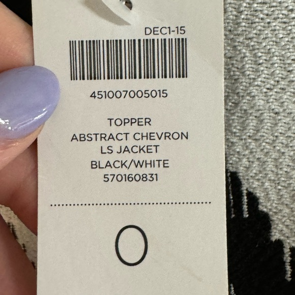 Chico’s Stripe Geometric Coat Black & White 0 - Picture 7 of 9